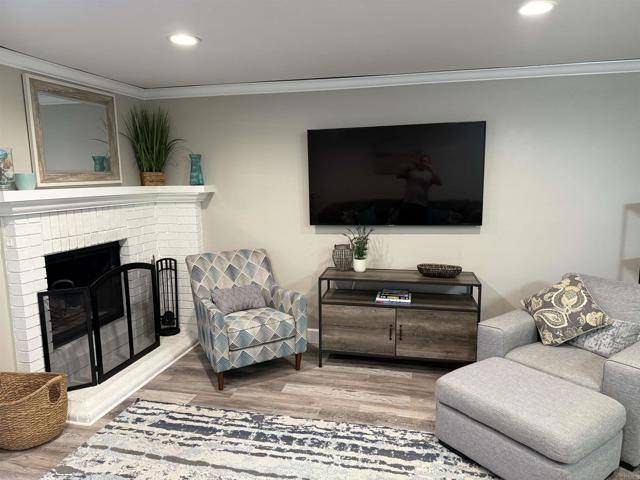 La Jolla (san Diego), CA 92037,8840 Villa La Jolla Drive #221