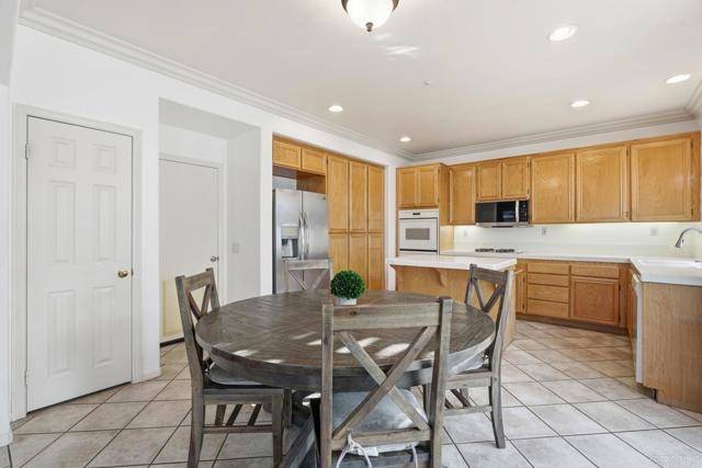 Vista, CA 92081,1959 Oxford Court