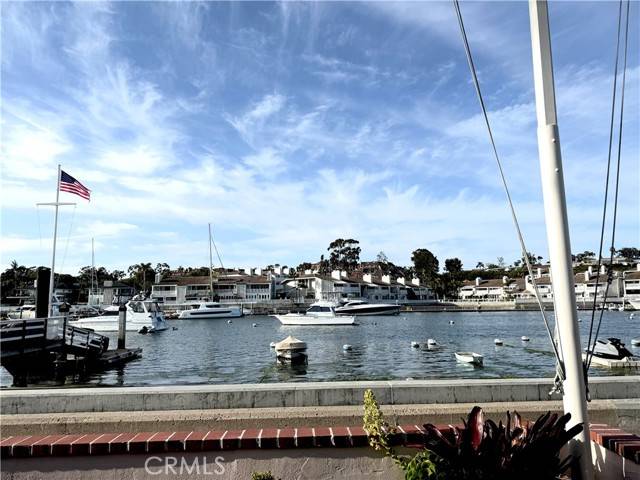 Newport Beach, CA 92662,1009 N Bay Front