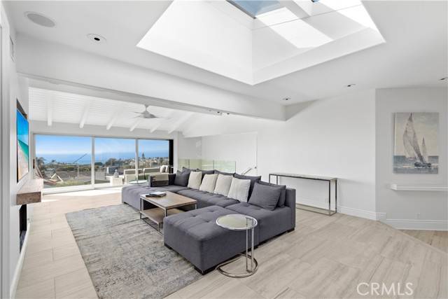 Corona Del Mar (newport Beach), CA 92625,440 Mendoza