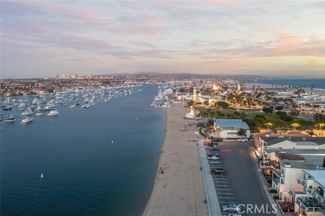 Newport Beach, CA 92663,1811 W Bay Avenue