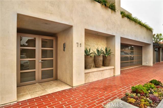 Newport Beach, CA 92660,71 Linda Isle