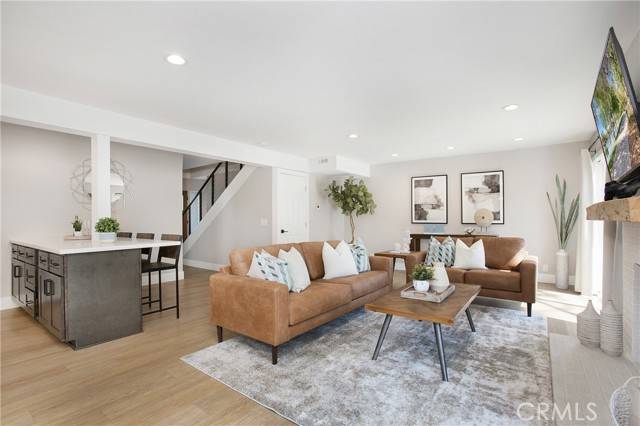 Newport Beach, CA 92660,835 Amigos Way #8