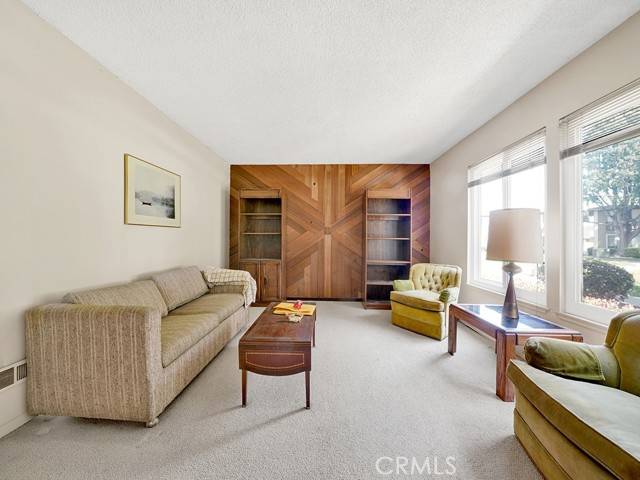 Costa Mesa, CA 92626,3182 Chemin De Fer Way