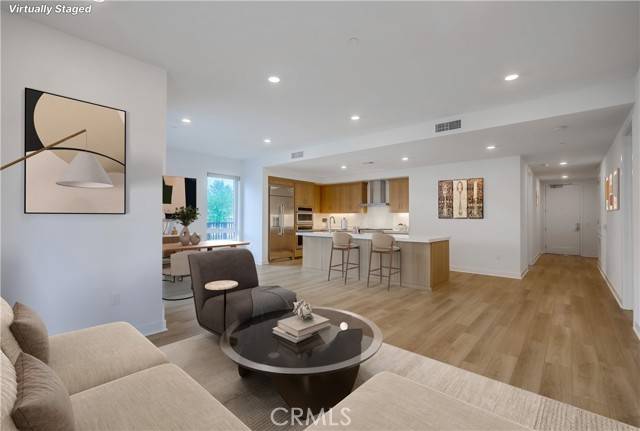 Irvine, CA 92612,3214 Rivington