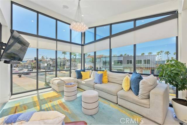 Newport Beach, CA 92661,500 E Balboa Boulevard
