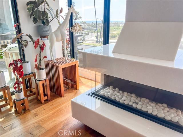 Newport Beach, CA 92663,200 Paris Lane #315