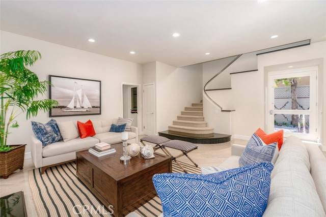 Newport Beach, CA 92663,120 Via Trieste