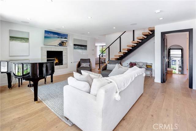 Costa Mesa, CA 92627,418 E 16th Street