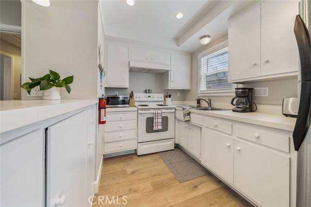 Newport Beach, CA 92662,216 Agate Avenue