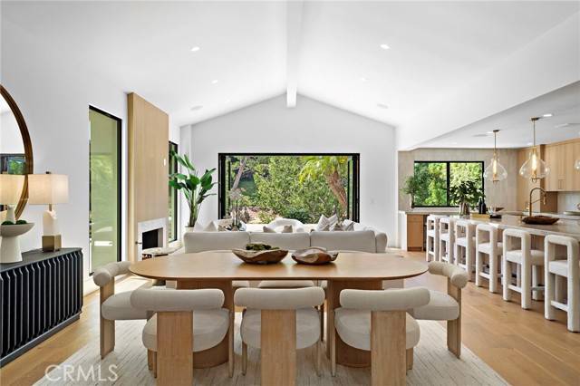 Newport Beach, CA 92660,25 Rue Grand Vallee