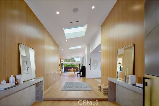 Corona Del Mar (newport Beach), CA 92625,333 Milford Drive