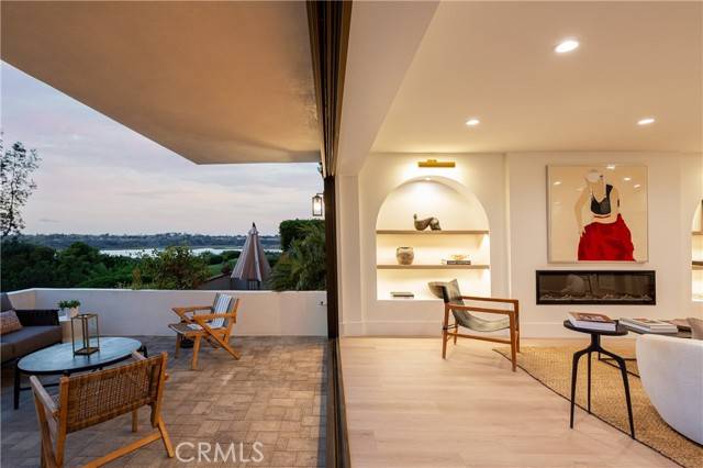 Newport Beach, CA 92660,412 Vista Grande