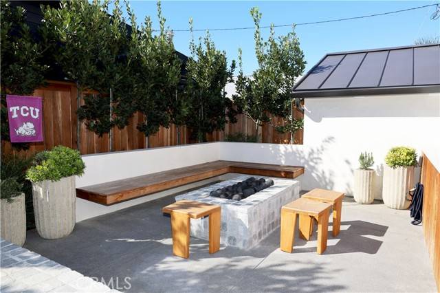 Newport Beach, CA 92663,333 Holmwood Drive