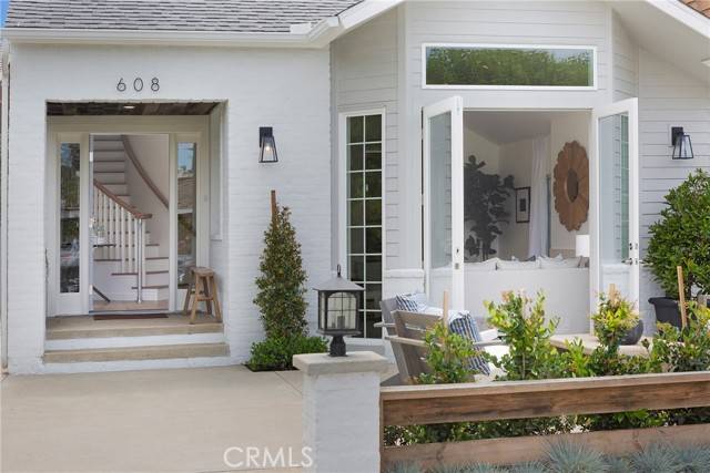 Corona Del Mar (newport Beach), CA 92625,608 Acacia Avenue