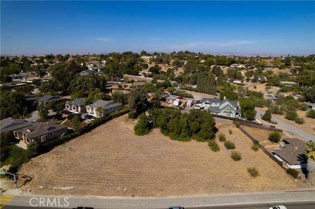 Paso Robles, CA 93446,845 Creston Road