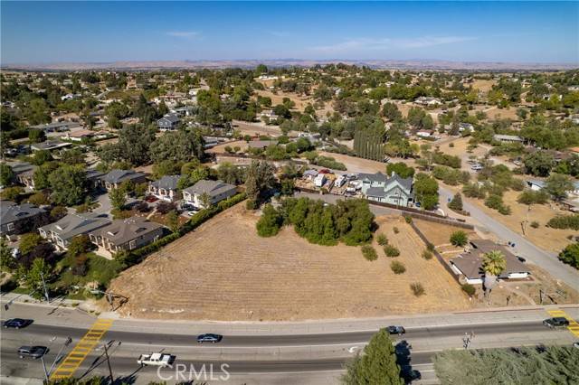 Paso Robles, CA 93446,845 Creston Road