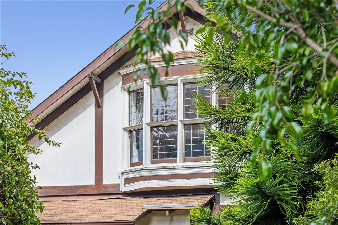 Oakland, CA 94601,2749 E 17th Street