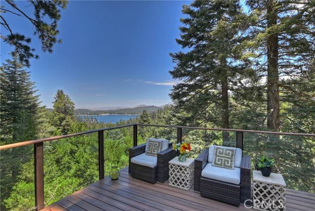 Lake Arrowhead, CA 92352,733 Crest Estates Drive