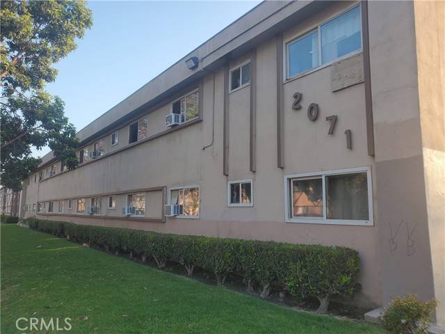 Anaheim, CA 92802,2071 S Mountain View Avenue