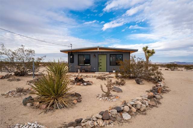 Joshua Tree, CA 92252,65154 Hoover Road