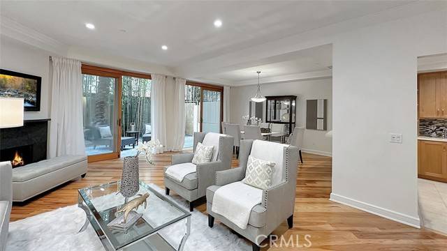 Beverly Hills, CA 90210,411 N Oakhurst Drive #102
