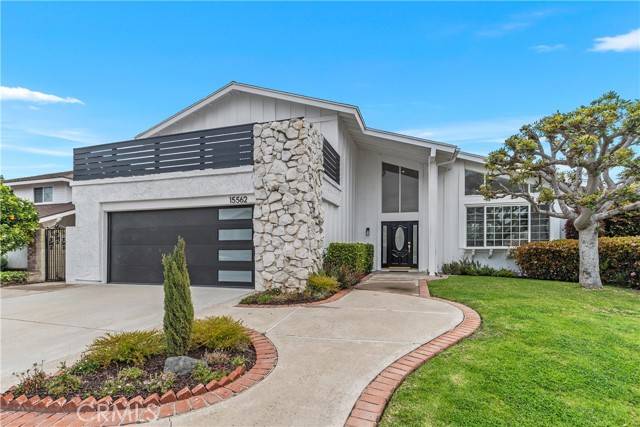 Huntington Beach, CA 92647,15562 Placid Circle