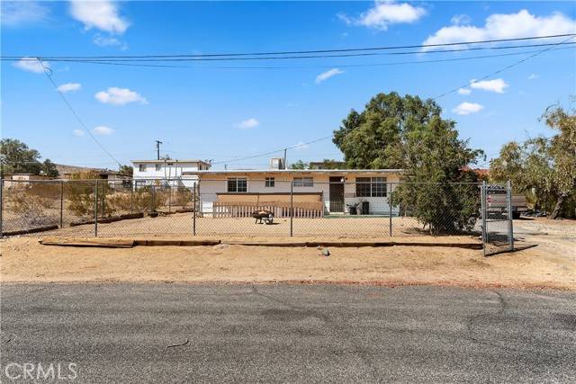 Joshua Tree, CA 92252,61978 Aster Place