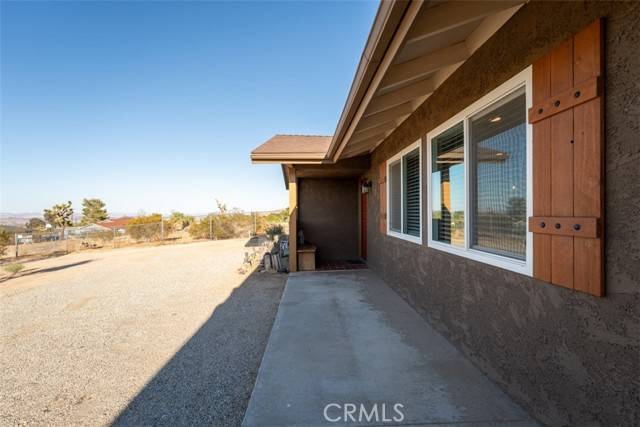 Joshua Tree, CA 92252,60649 Latham Trail