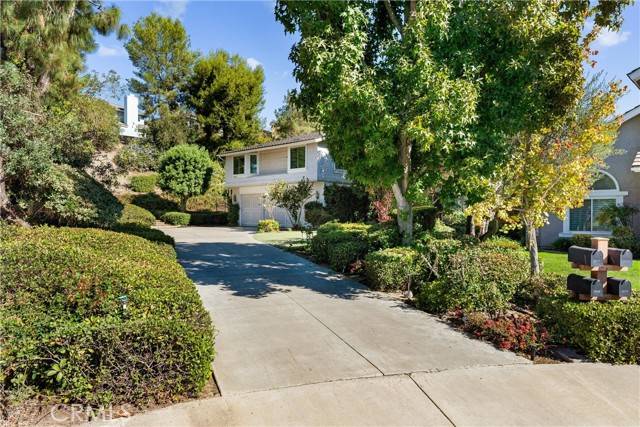 Laguna Hills, CA 92653,24711 Las Alturas Court