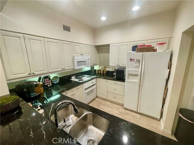 Dana Point, CA 92629,25422 Sea Bluffs Drive #103