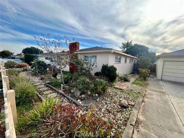 Arroyo Grande, CA 93420,1049 Sunset Drive