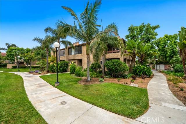 Huntington Beach, CA 92649,16883 Bluewater Lane #27