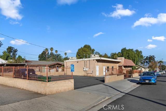 Corona, CA 92882,702 Crawford Street