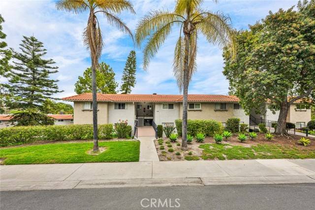 Laguna Woods, CA 92637,2268 Via Puerta #A