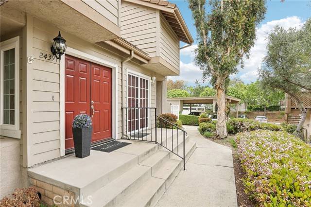 Laguna Hills, CA 92653,24391 Hillsdale Avenue #17
