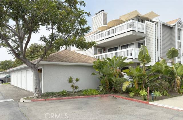 Huntington Beach, CA 92649,4682 Warner Avenue #B107