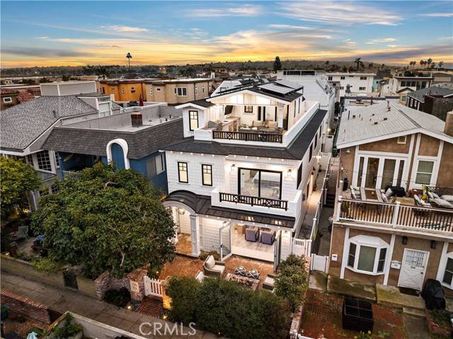 San Diego, CA 92109,725 Dover Court