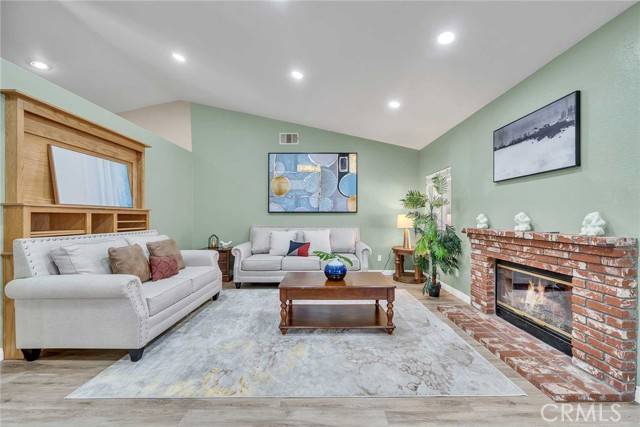 Corona, CA 92881,688 Black Oak Circle