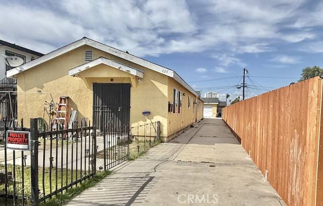 Compton, CA 90220,125 W Tichenor Street