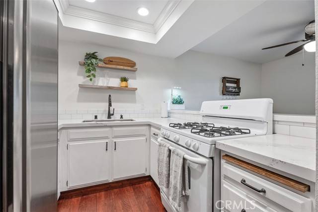 Huntington Beach, CA 92648,19132 Shoreline Lane #6