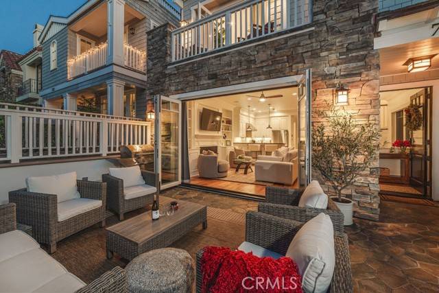 Corona Del Mar (newport Beach), CA 92625,700 Acacia Avenue #A