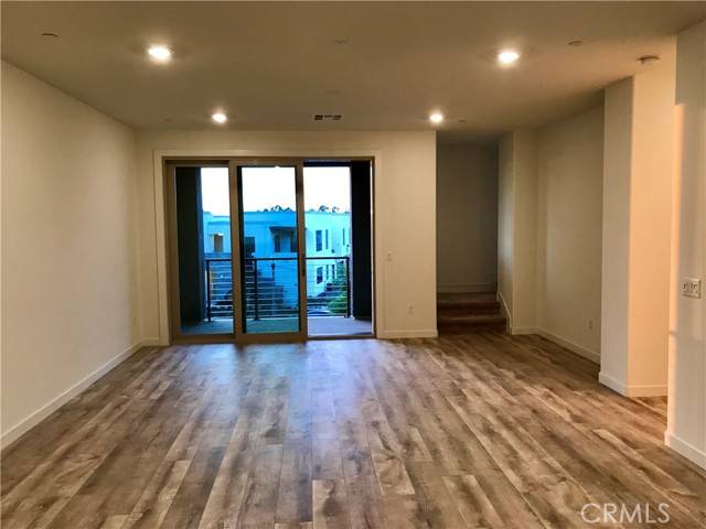 Irvine, CA 92618,258 Harringay