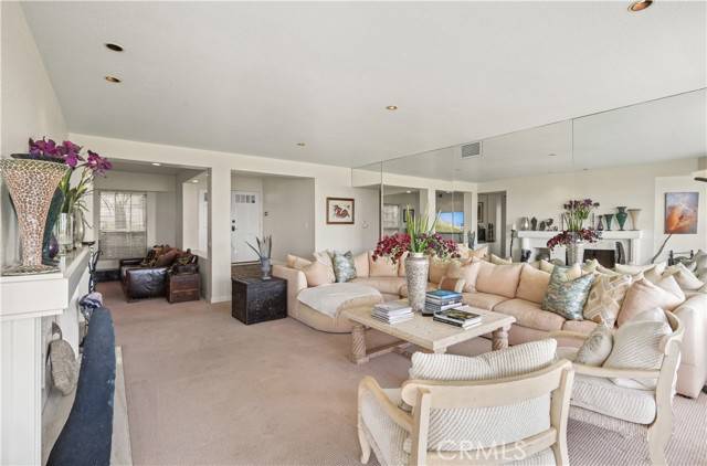 Newport Beach, CA 92660,35 Northampton Court #118