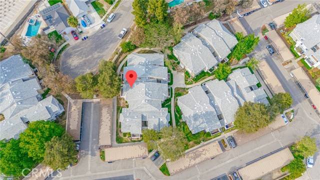Saugus (santa Clarita), CA 91350,27645 Susan Beth Way #B