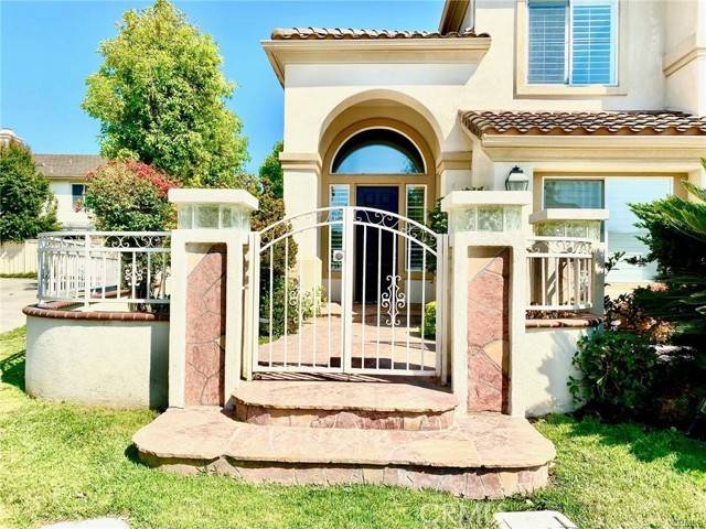 Irvine, CA 92606,6 Villanova
