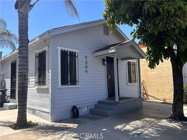 Los Angeles, CA 90003,9309 S Broadway