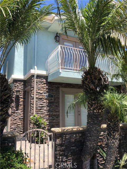 Huntington Beach, CA 92648,211 7th Street