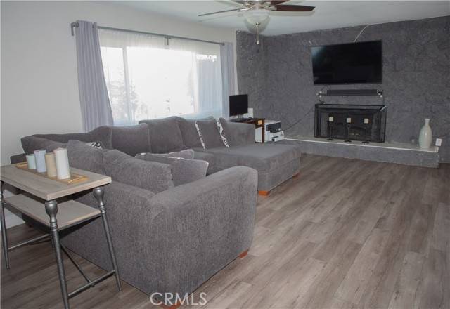 Fontana, CA 92336,17471 Reed St
