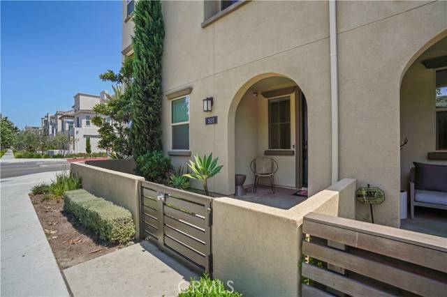 Anaheim, CA 92805,820 E Santa Ana Street